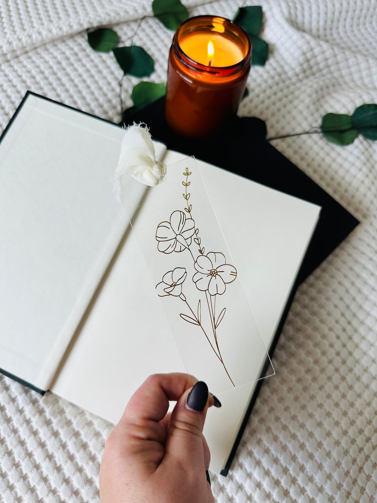 DAINTY FLOWER BOOKMARK