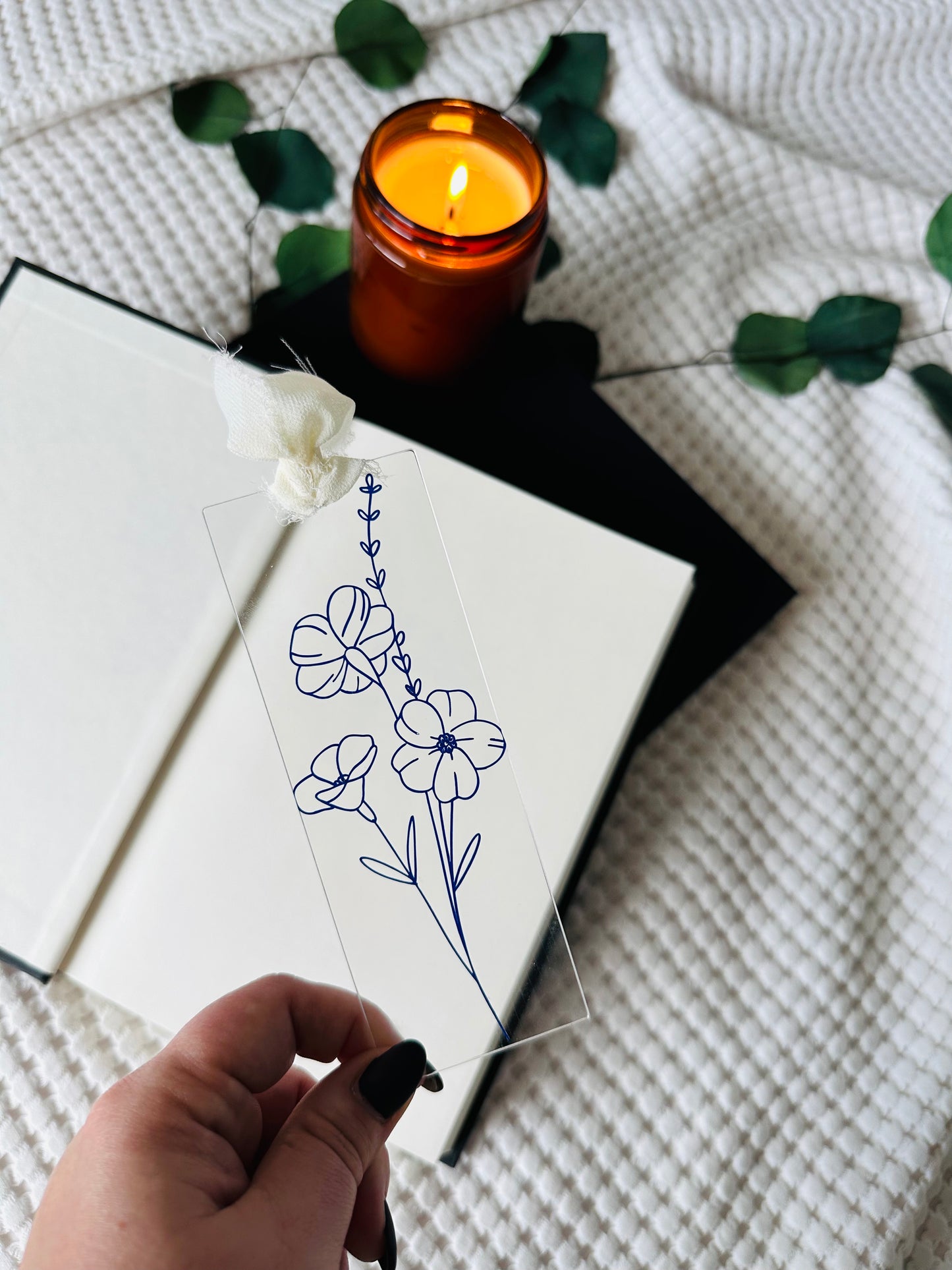 DAINTY FLOWER BOOKMARK