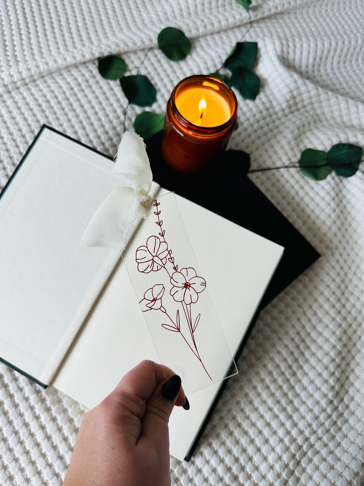 DAINTY FLOWER BOOKMARK